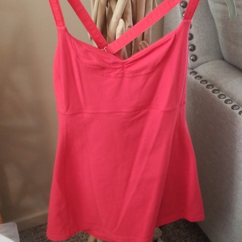 Lululemon Convertible Tank w/built in bra!